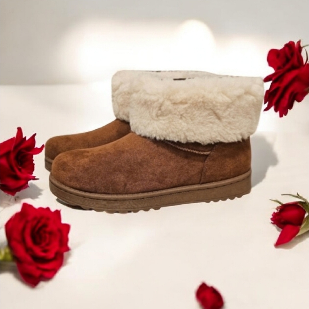 NIB Frenchy Chestnut Faux Fur Cuff Women's Ankle Boots-Size 8.5